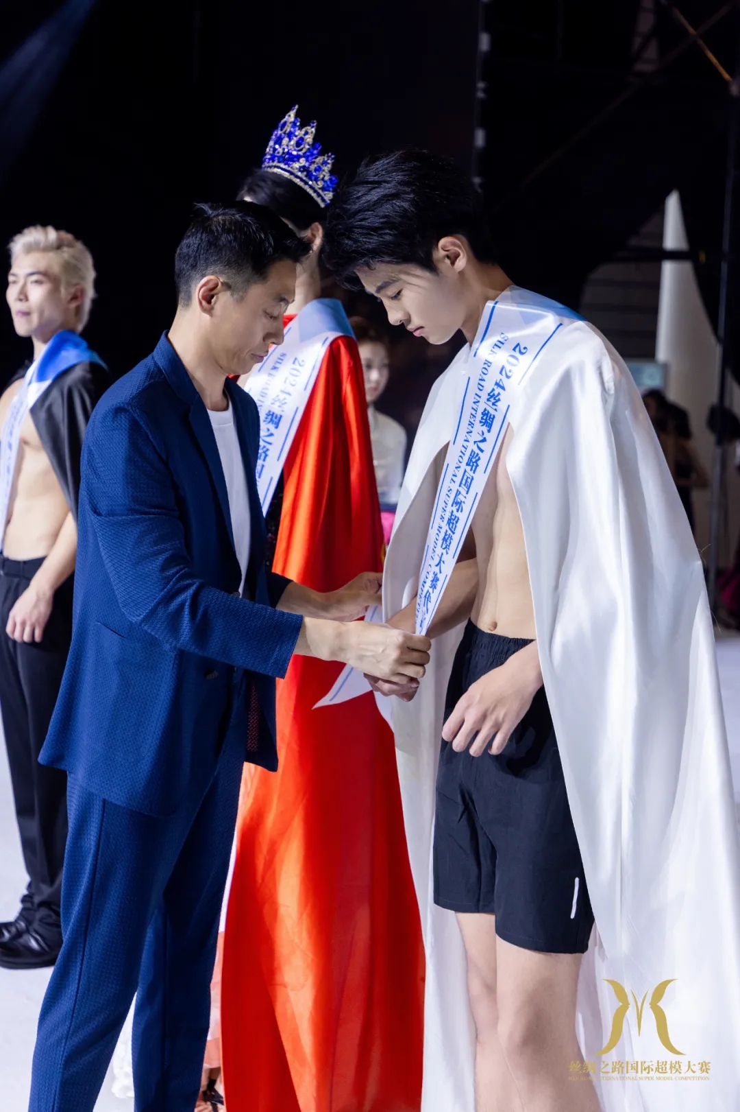 人物專訪|朱泓任：璀璨新星，逐夢時尚